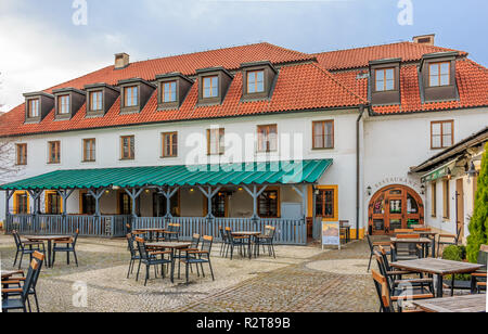 Prague, République tchèque - 15 janvier 2015 : restaurant tchèque traditionnel dans le quartier de la Mala Strana Banque D'Images