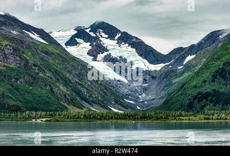 Une vue sur le Glacier Portage Portage Lake et sur la péninsule Kenai, Alaska Banque D'Images