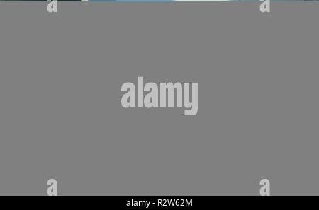 L'armée américaine le général Robert B. Abrams (à gauche), commandant du Commandement des Nations Unies, à l'écoute le général Park Han-Ki, République de Corée (ROK) Président du Comité des chefs d'état-major, à la zone commune de sécurité, à Panmunjom, Corée, le 10 novembre 2018. Abrams a pris un tour de la JSA qui comprenait des séances d'information sur l'histoire de la région et les changements à venir dans l'avenir. Banque D'Images