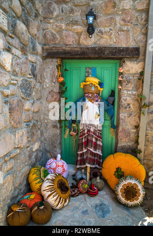 Barbaros, Urla, Turquie - 08 septembre 2018 : festival des épouvantails à traditionnel Banque D'Images