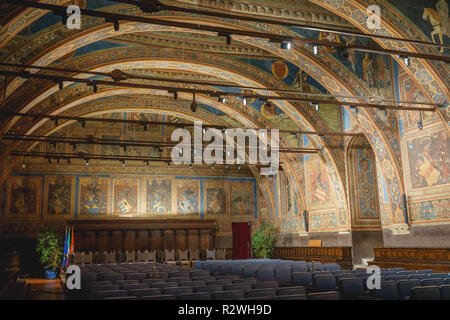 Pérouse, Italie - janvier 2018. La Sala dei Notari, hall principal de la cité médiévale de Palazzo dei Priori (Mairie). Banque D'Images