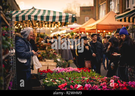 Londres, UK - janvier 2018. Le Columbia Road Flower Market, un marché de rue dimanche dans le district londonien de Tower Hamlets. Le format paysage. Banque D'Images