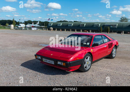 Une Ferrari Mondial Quattrovalvole, rouge, Sywell Northamptonshire, l'aérodrome, UK Banque D'Images