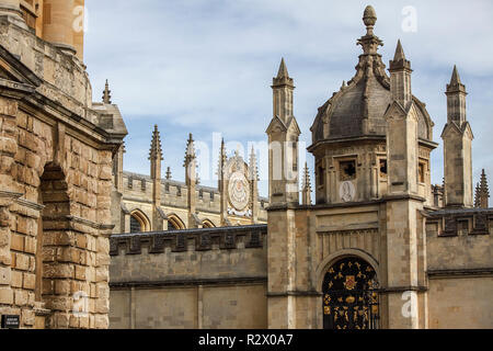 L'un d'un ensemble de (20) des images relatives à la ville d'Oxford, vue ici, c'est horizon architectural All Souls College. Banque D'Images