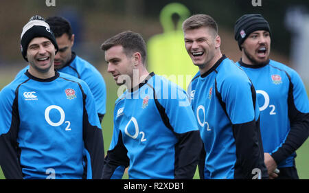 Ben Youngs l'Angleterre, George Ford Owen Farrell et Jack Nowell durant la session de formation à Pennyhill Park, Bagshot. Banque D'Images