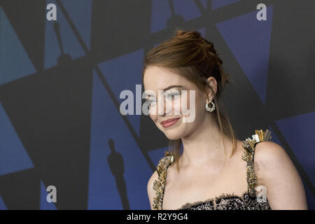 Emma Stone assiste à l'Académie, en 2018 dans le prix annuel gouverneurs Ray Dolby Ballroom au Hollywood & Highland Center à Hollywood, CA, le dimanche 18 novembre, 2018. Banque D'Images