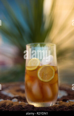 Thé au citron glace à l'extérieur Banque D'Images