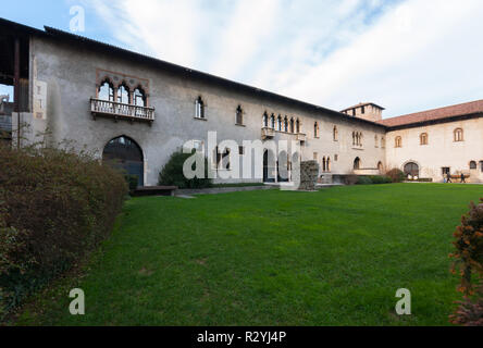 Le Museo di Castelvecchio, à Vérone, un musée d'art du Moyen Âge au 18e siècle, situé dans la forteresse médiévale rénové par Carlo Scarpa. Banque D'Images