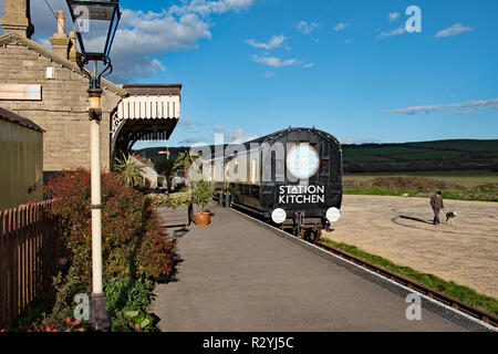 Le populaire restaurant de cuisine 'Station' à West Bay, Bridport, Dorset. Banque D'Images