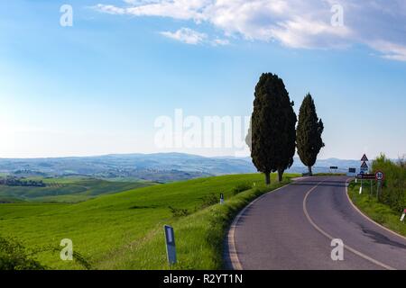 À vide, et colline verte en Toscane, Italie Banque D'Images