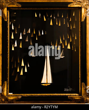 Ivan Hor, peintre d'origine hongroise vivant dans le Saint-Tropez, France, Galerie d'exposition rétrospective 50 Pinter Budapest, Hongrie (3) bateaux de papier D Banque D'Images