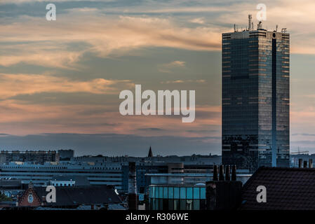 Vue sur la ville de Bruxelles, à la tombée de la Place Poelaert, à Bruxelles, Belgique Banque D'Images