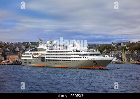 Le Boreal, navire de croisière de la compagnie française de croisières Compagnie du Ponant dans le port de Lerwick, Shetland, Scotland, UK Banque D'Images