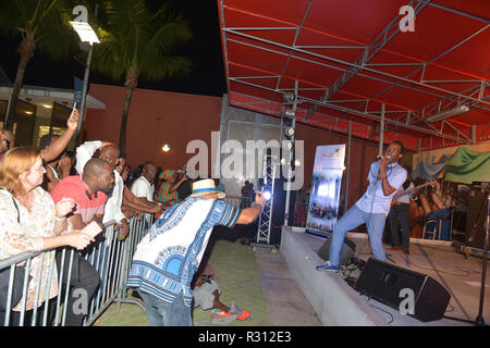 Belo artiste au cours de l'«sons effectue peu d'Haïti' animée par la Mecque aka Grimo au Little Haïti Cultural Complex le 19 octobre 2018 à Miami, en Floride. En vedette : Belo Où : Miami, Florida, United States Quand : 20 Oct 2018 Credit : Johnny Louis/WENN.com Banque D'Images