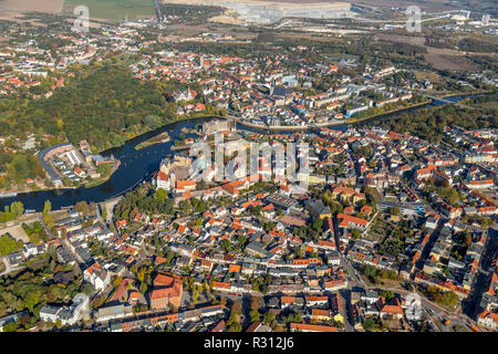 Vue aérienne, château, musée aperçu Bernburg, Schloßstraße, l'Saaleufer, Bernburg, cercle Paderborn, Saxe-Anhalt, Allemagne, Europe, , DEU, Eur Banque D'Images