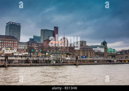 Landungsbrucke Hamburg landing bridges Banque D'Images