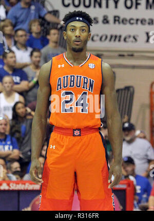 17 novembre 2018 - Auburn Tigers avant Anfernee McLemore # 24 Maui Invitational lors d'une match entre le Duc et les Blue Devils Auburn Tigers au Lahaina Civic Center de Lahaina, Maui, HI - Michael Sullivan/CSM Banque D'Images