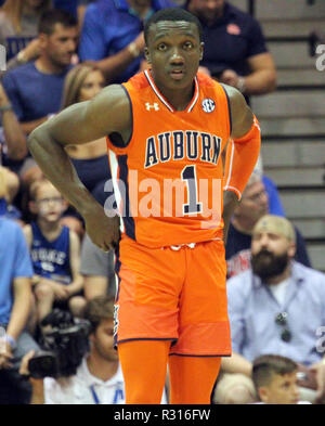 17 novembre 2018 - Auburn Tigers Jared garde # 1 Harper lors d'un match entre le Maui Invitational Duke Blue Devils et l'Auburn Tigers au Lahaina Civic Center de Lahaina, Maui, HI - Michael Sullivan/CSM Banque D'Images