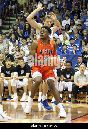 17 novembre 2018 - Auburn Tigers guard Malik Dunbar # 4 lors d'un match entre le Maui Invitational Duke Blue Devils et l'Auburn Tigers au Lahaina Civic Center de Lahaina, Maui, HI - Michael Sullivan/CSM Banque D'Images