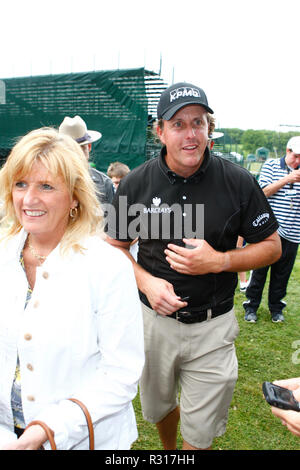 NY9  SMG Phil Mickelson   17 Bethpage 060809.JPG BETHPAGE, NEW YORK - 8 juin 2009 : Phil Mickelson jouant une pratique ronde de golf au Golf de Bethphagé avant l'US Open. sur 08 juin 2009 à Bethpage, New York. (Photo par les tempêtes Media Group) ; Phil Mickelson DOIT APPELER DANS LES TEMPÊTES Orages Michael Media Group Inc. (305) 632-3400 - cellulaire (305) 513-5783 - Téléc. MikeStorm@aol.com Banque D'Images