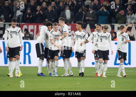 Dans la décharge de joueurs allemands après le but de Leroy SANE (4.De gauche à droite, GER) à 2 : 0 pour l'Allemagne, la jubilation, encourager, applaudir, joie, Cheers, célébrer, encourager l'objectif, plein la figure, paysage, football Laenderpiel, Nations Unies, Ligue Allemagne (GER) - Pays-Bas (NED) 2 : 2, le 19/11/2018 à Gelsenkirchen (Allemagne). ¬ | conditions dans le monde entier Banque D'Images