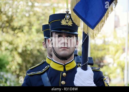 Athènes, Grèce. 21 Nov, 2018. Contingent de l'honneur des Forces armées grecques vu l'extérieur de la cathédrale d'Athènes pendant le jour anniversaire de forces armées grecques. Credit : Giorgos Zachos SOPA/Images/ZUMA/Alamy Fil Live News Banque D'Images