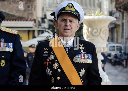 Athènes, Grèce. 21 Nov, 2018. Chef de forces armées grecques vu l'extérieur de la cathédrale d'Athènes pendant le jour anniversaire de forces armées grecques. Credit : Giorgos Zachos SOPA/Images/ZUMA/Alamy Fil Live News Banque D'Images