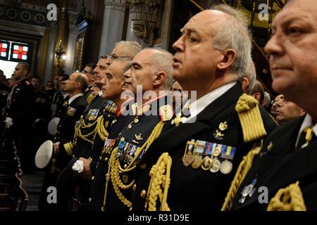 Athènes, Grèce. 21 Nov, 2018. Les membres des Forces armées grecques vu à la Cathédrale d'Athènes pendant le jour anniversaire de forces armées grecques. Credit : Giorgos Zachos SOPA/Images/ZUMA/Alamy Fil Live News Banque D'Images