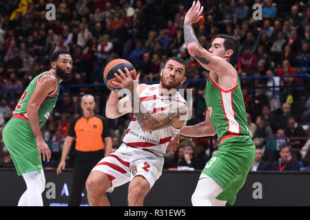 Foto Claudio Grassi/LaPresse 21 novembre 2018 Assago (MI) Italia sport basket AX Armani Exchange Olimpia Milan vs Kirolbet Baskonia Vitoria - Turkish Airlines Eurolega 2018/2019 - Mediolanum Forum. Nella foto : Mike James (# 2 AX Armani Exchange Olimpia Milano) Photo Claudio Grassi/LaPresse 21 novembre 2018 Assago (MI) Italy sport basket AX Armani Exchange Olimpia Milan vs Kirolbet Baskonia Vitoria - Turkish Airlines EuroLeague 2018/2019 - Mediolanum Forum. dans la pic : Mike James (# 2 AX Armani Exchange Olimpia Milano) Banque D'Images