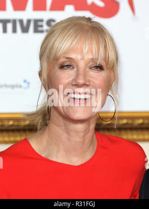 Londres, Royaume-Uni. 21 Nov 2018. Joely Richardson, survivre à Noël avec la famille - Première mondiale, Leicester Square, London, UK, 21 novembre 2018, photo de Richard Goldschmidt : Riche de crédit Gold/Alamy Live News Banque D'Images