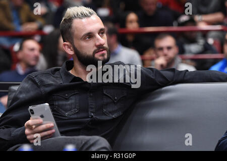 Foto Claudio Grassi/LaPresse 21 novembre 2018 Assago (MI) Italia sport basket AX Armani Exchange Olimpia Milan vs Kirolbet Baskonia Vitoria - Turkish Airlines Eurolega 2018/2019 - Mediolanum Forum. Nella foto : Marcelo Brozovic Photo Claudio Grassi/LaPresse 21 novembre 2018 Assago (MI) Italy sport basket AX Armani Exchange Olimpia Milan vs Kirolbet Baskonia Vitoria - Turkish Airlines EuroLeague 2018/2019 - Mediolanum Forum. dans la pic : Marcelo Brozovic Banque D'Images