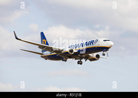 Avion de Ryanair en approche d'atterrissage, l'aéroport de Cologne-Bonn, aéroport de Cologne Bonn, Cologne, Rhénanie du Nord-Westphalie, Allemagne Banque D'Images