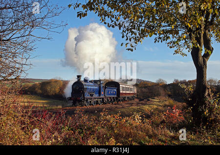 Caley 828 approches Manuel sur le Bo'ness et Kinneil Railway. Banque D'Images