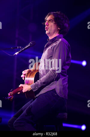 Gary Lightbody de Snow Patrol lors du mondial Faire du bruit nuit à Finsbury Square, Londres. Le gala a recueilli des fonds pour l'organisme de bienfaisance national global, faire du bruit, mis en place par Global pour aider les enfants défavorisés, les jeunes et leurs familles à travers le Royaume-Uni. Banque D'Images