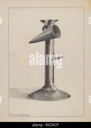 Chandelier. En date du : ch. 1936. Dimensions : hors tout : 29,5 x 22,6 cm (11 5/8 x 8 7/8 in.). Médium : graphite sur papier. Musée : National Gallery of Art, Washington DC. Auteur : Yolande Delasser. Banque D'Images