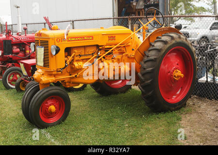1951- Tracteur Minneapolis Moline Model ZA. Canfield juste. Foire du Comté de Mahoning. Canfield, Youngstown, Ohio, USA. Banque D'Images