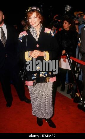 Los Angeles, CA - le 28 janvier : actrice Ellen Burstyn assister à l'Academy of Motion Picture Arts and Sciences salue les femmes passées Gagnants le 28 janvier 1993, à Samuel Goldwyn Theatre de Los Angeles, Californie. Photo de Barry King/Alamy Stock Photo Banque D'Images