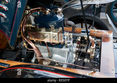 Vue rapprochée d'un 2 cylindres, 10 cv moteur d'un 1903 de Dion Bouton dans la voiture vétéran Concours d'Elegane : Regents Street Motor Show 2018 Banque D'Images