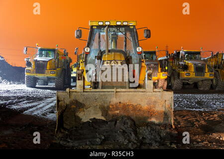 Garées dans la machines à Recycoal usine de recyclage du charbon dans la région de Rossington,Doncaster qui a été démolie pour faire place à de nouvelles maisons. Banque D'Images