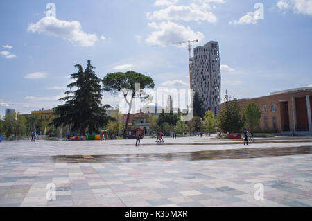 Le NArchaea site de construction de la tour de la place Skanderbeg, à Tirana, la capitale et plus grande ville d'Albanie. Le 7 septembre 2018. (CTK Photo/Sojk Libor Banque D'Images