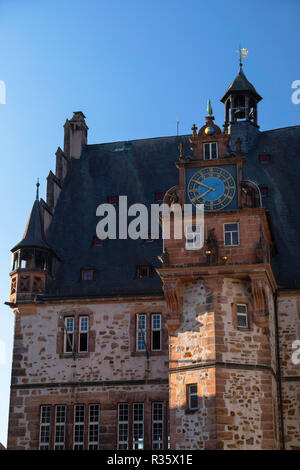 Hôtel de ville (Rathaus) dans la place du marché (Markt), Marburg, Hesse, Allemagne Banque D'Images