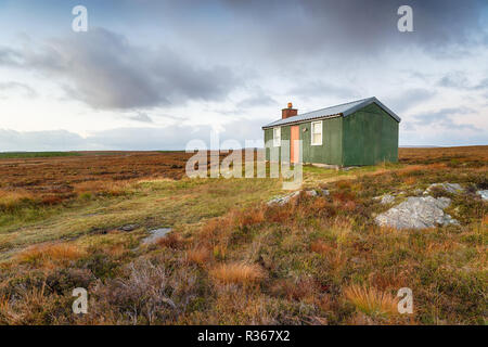 Une vieille cabane sur la lande près de Stornoway sur l'île de Lewis dans les îles occidentales de l'Écosse Banque D'Images