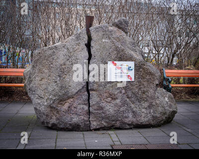 REYKJAVIK, ISLANDE - 23 octobre, 2018 : Le cône noir, Monument de la désobéissance civile par Santiago Sierra Banque D'Images