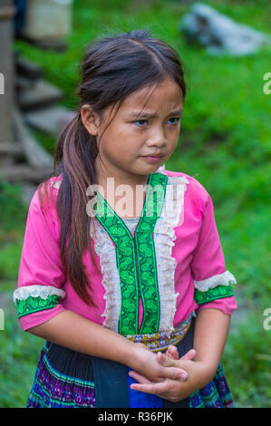 Fille de la minorité Hmong dans le village de Bam Na Ouan Laos Banque D'Images