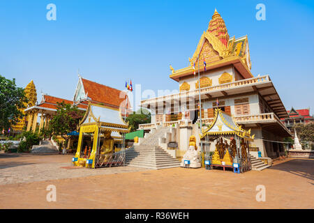 Wat Ounalom est un temple bouddhiste situé sur Sisowath Quay près du Palais Royal à Phnom Penh au Cambodge Banque D'Images