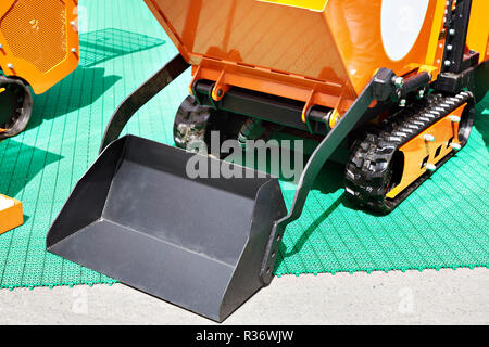 Crawler mini tracteur avec chargeur Banque D'Images