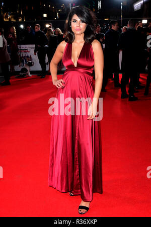 Ruby Bhogal participant à la Noël survivant avec les parents une première mondiale à la vue West End, Leicester Square, Londres. Banque D'Images