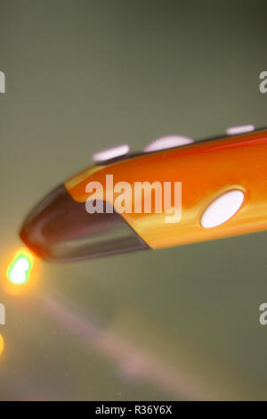 Souris optique usb stylo numérique bluetooth wifi ordinateur écrit avec cliquez sur bouton et molette. Banque D'Images