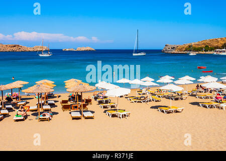 Plage de Lindos aerial vue panoramique à l'île de Rhodes, Grèce Banque D'Images