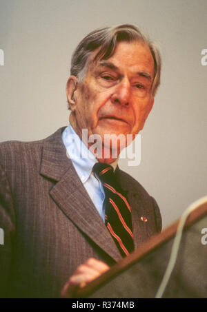 JOHN K GALBRAITH économiste et lauréat du prix Nobel de littérature du Canada, USA Banque D'Images